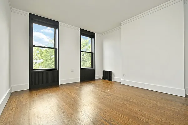 Rented by Bold New York | media 38