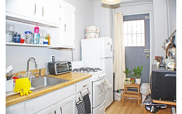 Rented by Douglas Elliman | media 7