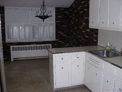4th image of 11 Jackie Dr