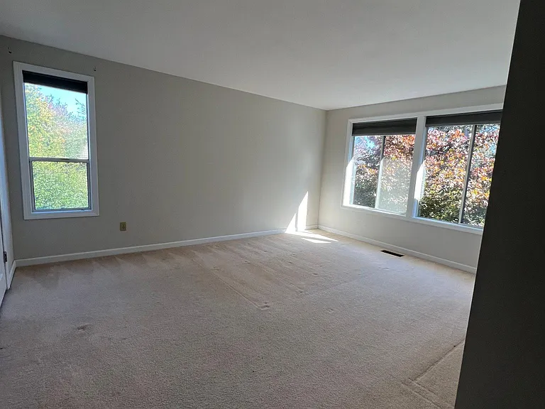 16307 SE 46th Pl — Photo 6