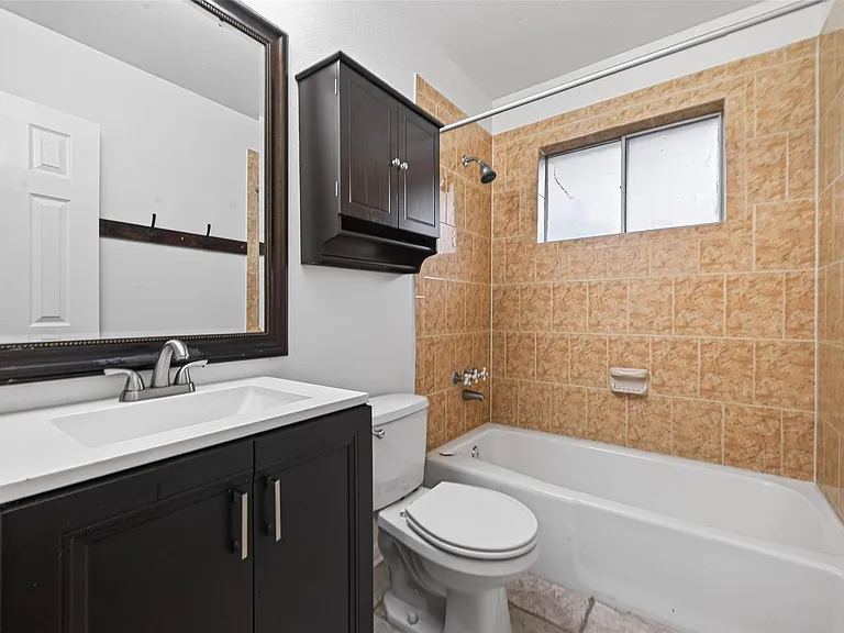 12818 Westella Dr — Photo 25