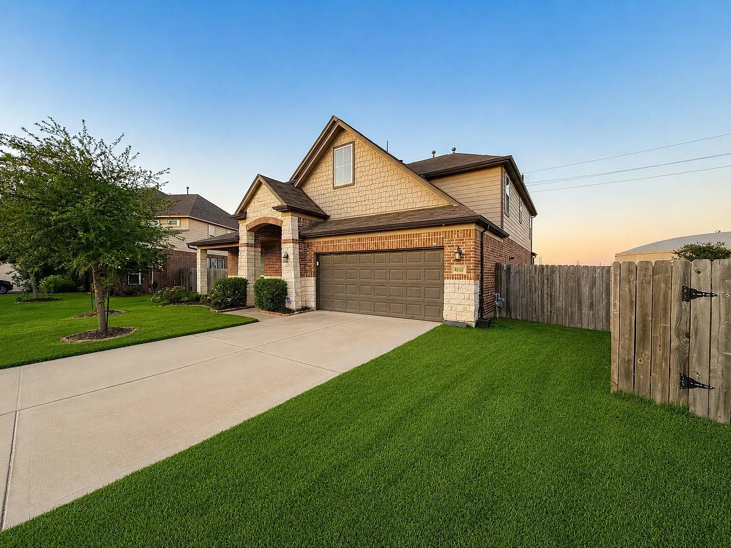 4 bed, 2.5 bath, 3547 sqft, $3,500 — Photo 2