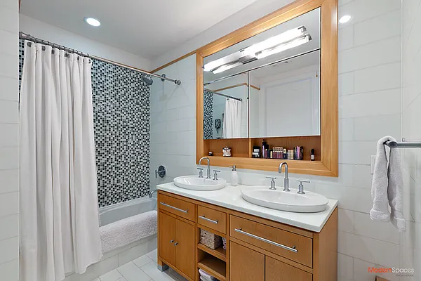 Sold by Modern Spaces | media 12