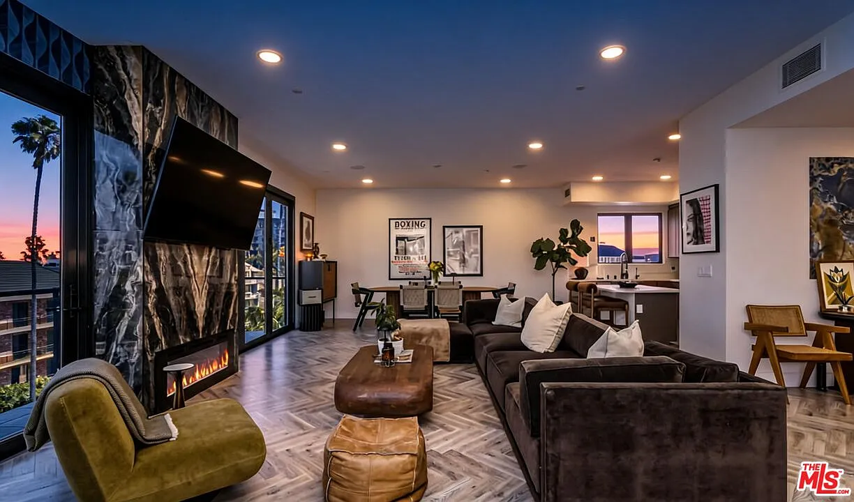 4 bed, 3.5 bath, 3108 sqft, $26,000 — Photo 4