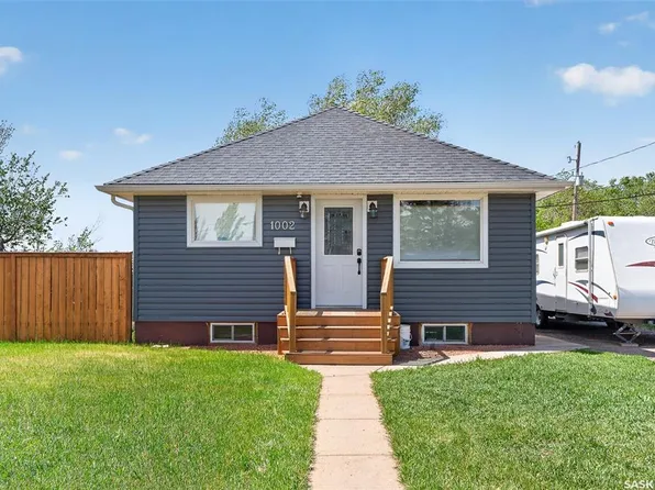 1002 4th AVENUE SW, Moose Jaw, SK S6H 5W1