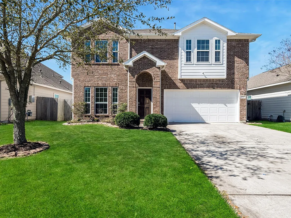 512 Forest Village Cir
