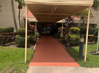 220 Lakeview Dr APT 313, Weston, FL 33326
