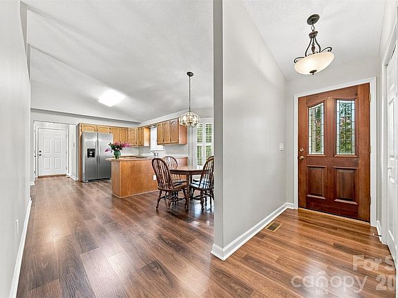 4th image of 107 Timberline Dr