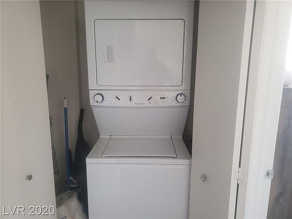 5th image of 1908 Villa Palms Ct Unit 111