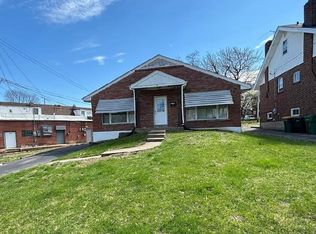 3826 Saint Anns Ln, Saint Louis, MO 63121