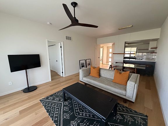 4th image of 652 N Vallarta Cir