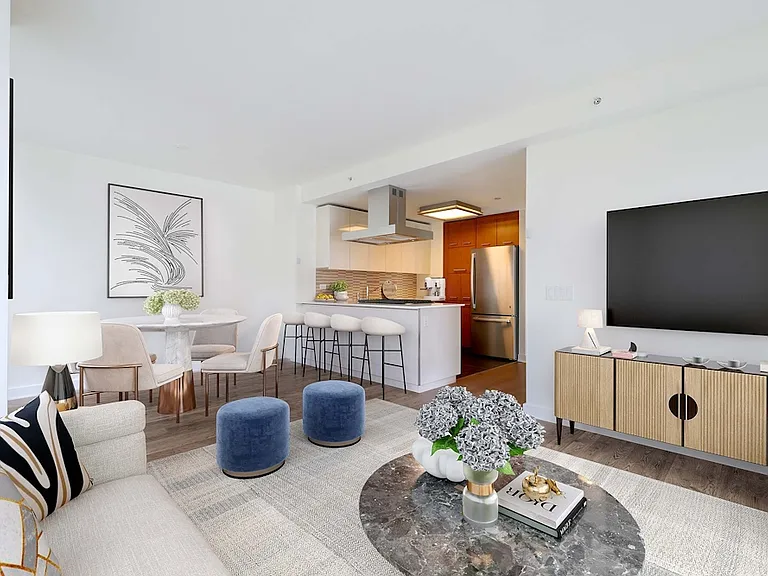450 W 42nd St #35M — Photo 3