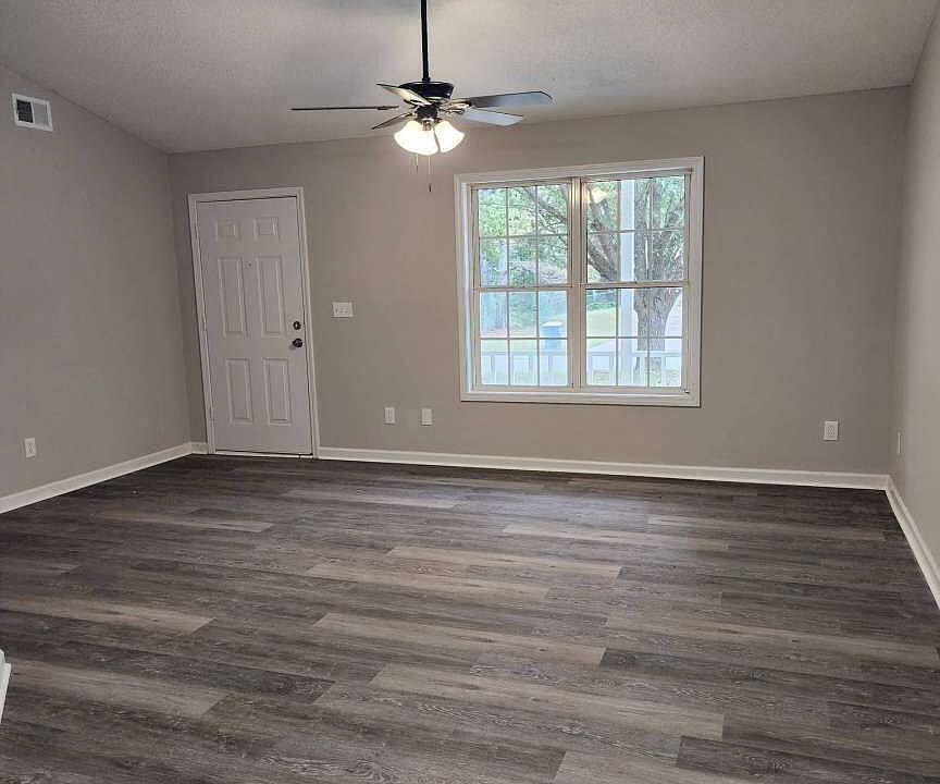 1st image of 104 Southern Trace Xing