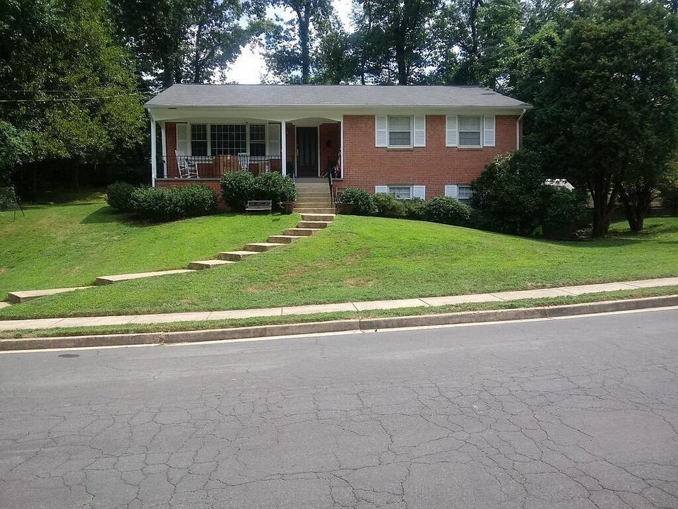 1st image of 409 Cynthia Ln NE
