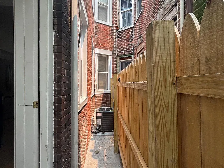 2070 E Lippincott St — Photo 16