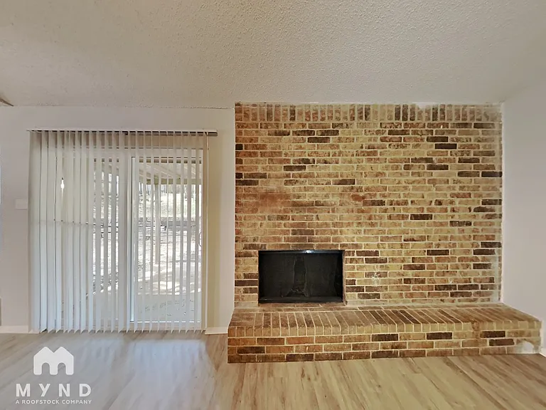 717 Timberoaks Dr — Photo 10