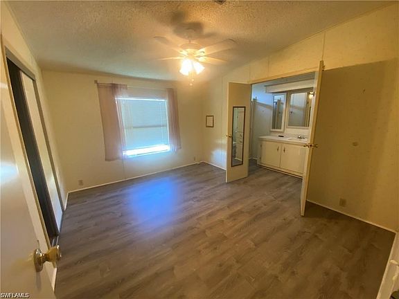 5th image of 26356 Charlotte Dr