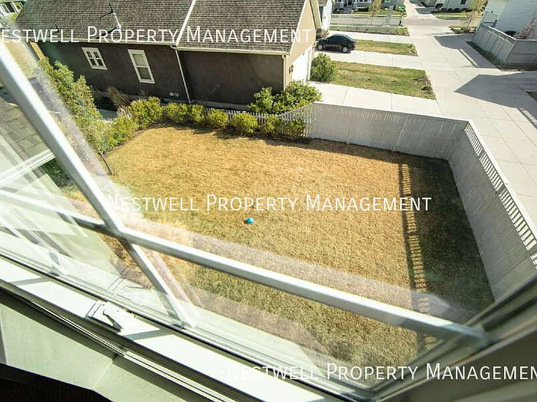 10896 S Gresham Dr — Photo 35