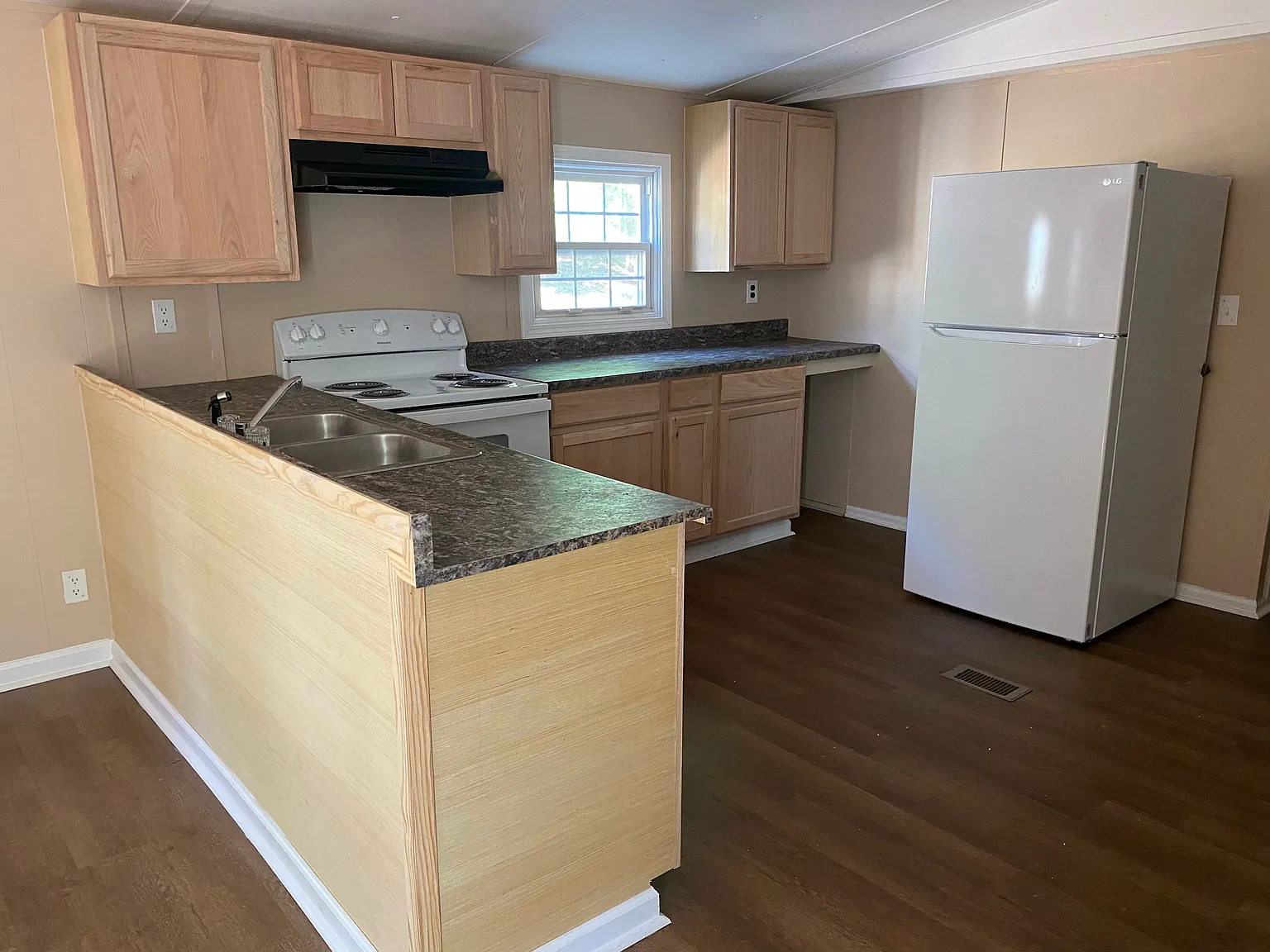 3 bed, 910 sqft, $800 — Photo 4