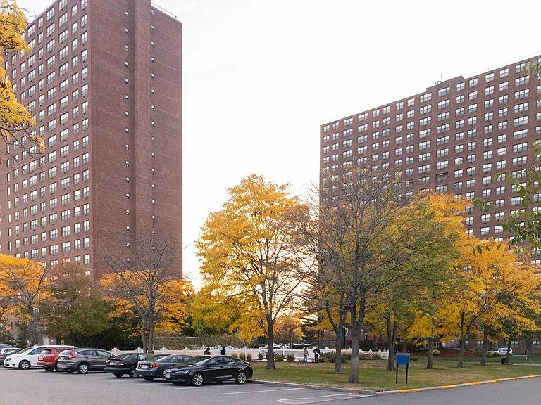 Fresh Pond Apartments — Photo 8