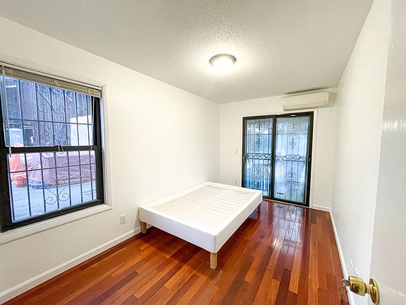 3rd image of 365 Hart St #1