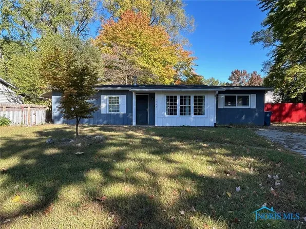 5744 Hollybrook Ln N, Sylvania, OH 43560