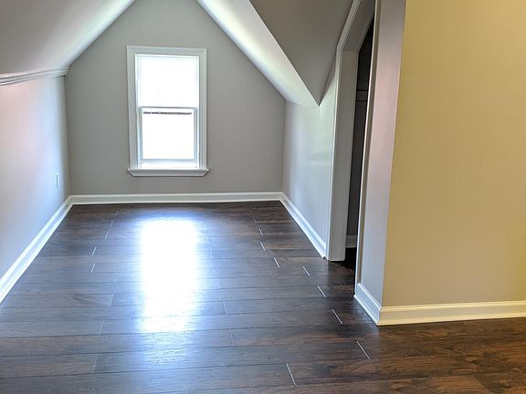 3rd image of 872 N Auburndale St #2