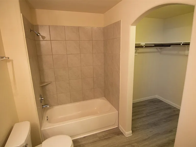 3514 Bluebird Park Ln — Photo 9