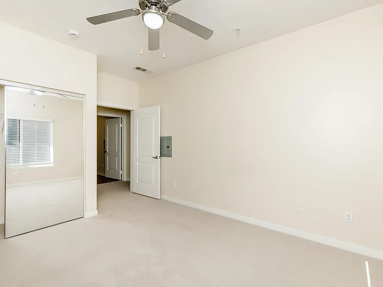 Vineyards at Palm Desert Apartment Homes — Photo 84
