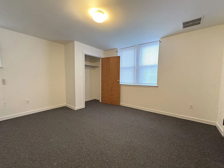 Osage Avenue Apartments — Photo 10
