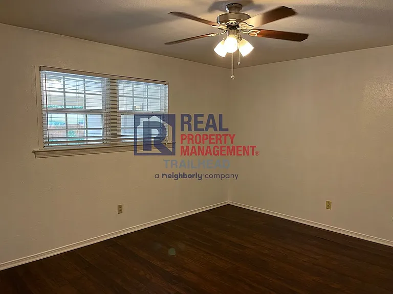 6402 Espana Dr — Photo 15