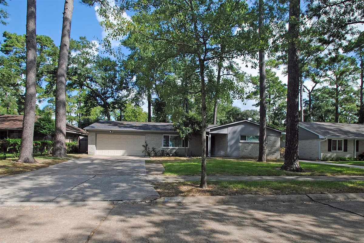 Building Photo - 10034 Cedardale Dr