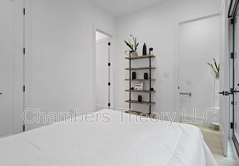 4 R St NW #5 — Photo 14