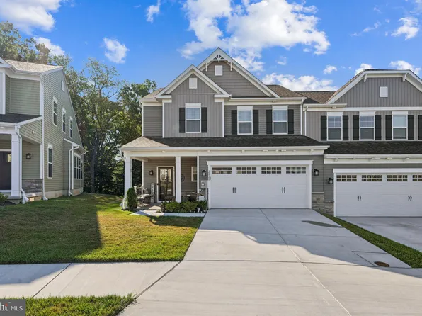 2822 Town View Cir, New Windsor, MD 21776
