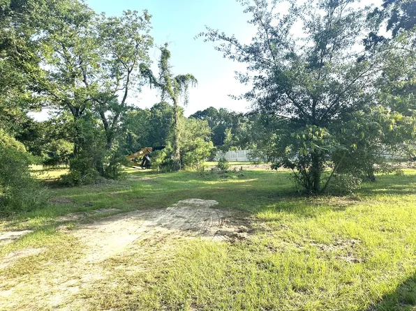 1076 Bee Hive Rd, Mount Pleasant, SC 29429