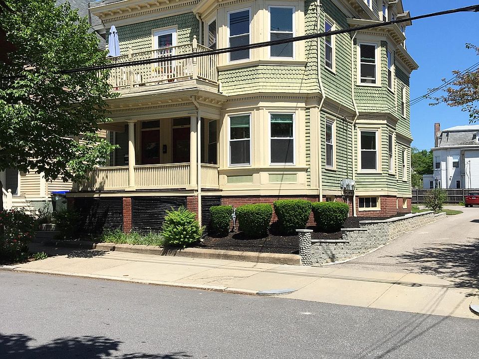 1st image of 54 E Manning St Floor 3