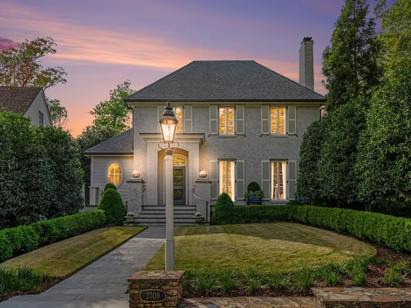 2709 Lochmore Dr, Raleigh, NC 27608