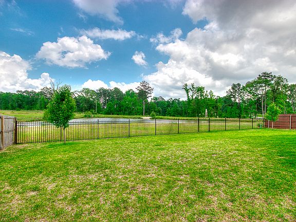 4th image of 214 Danielle Dr