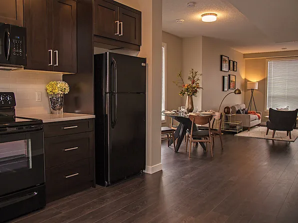 Beautiful water view Townhomes in Griesbach