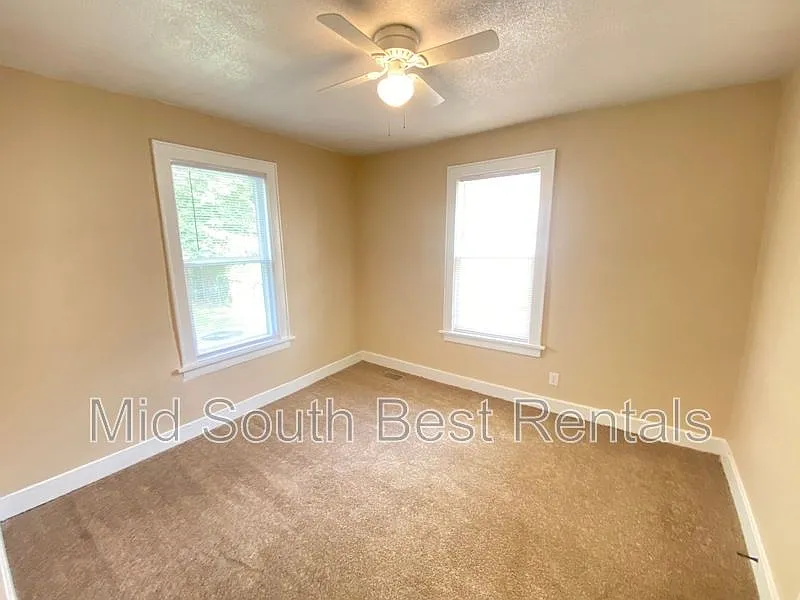 1358 Faxon Ave — Photo 3