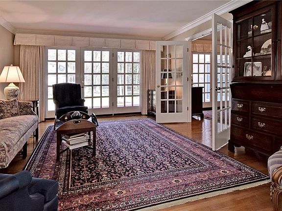 4th image of 5 Parke Ct