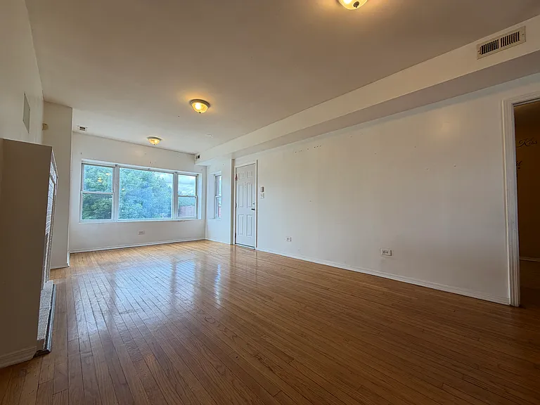 207 S Whipple St #3 — Photo 3