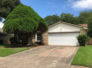 70 Ranch House Loop, Angleton, TX 77515