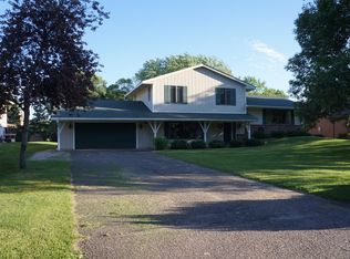 710 Bucher Ave, Shoreview, MN 55126