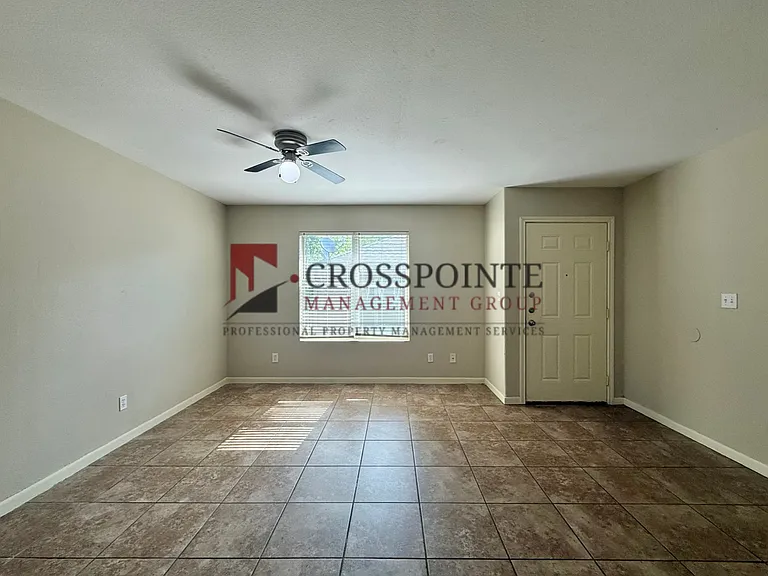 West 25th Street 825 Duplex — Photo 3