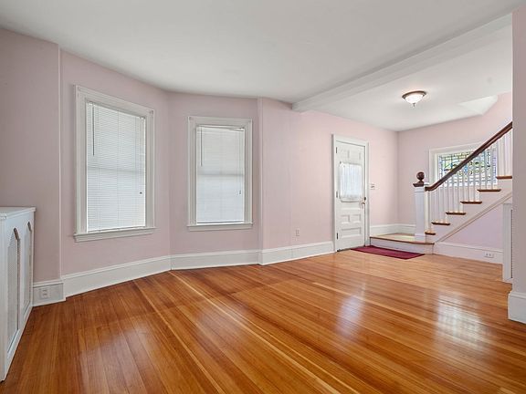 5th image of 108 Langdon Ave