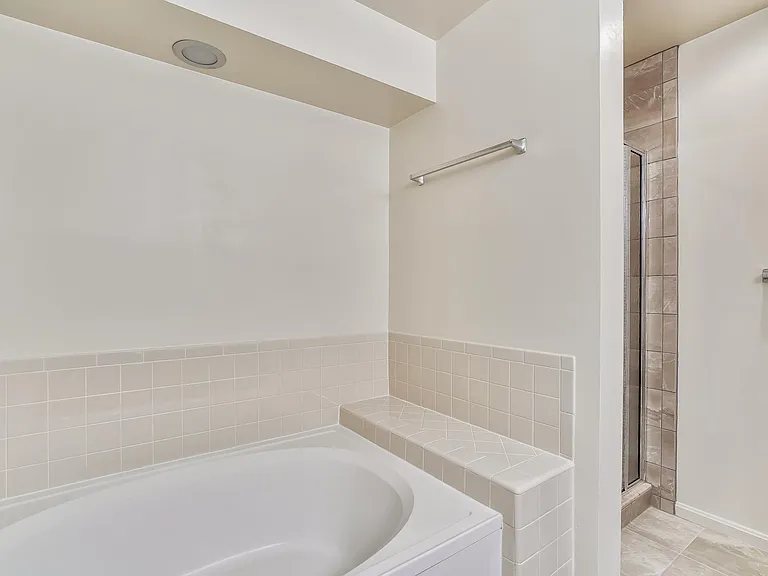 5205 Columbia Rd #9 — Photo 7