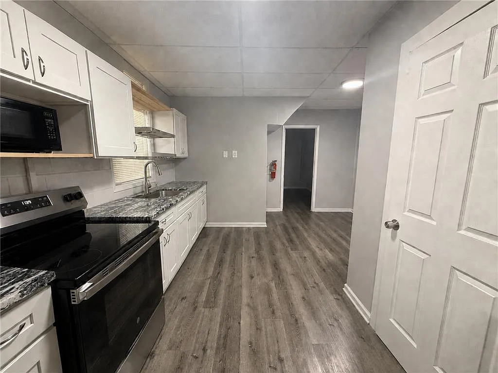 1 bed, 1.0 bath, 676 sqft, $1,195 — Photo 3