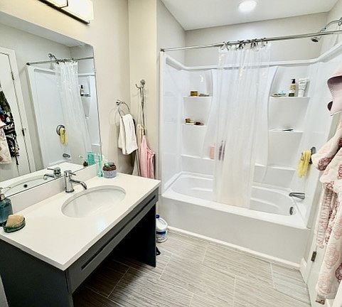 4th image of 882 Massachusetts Ave #3D