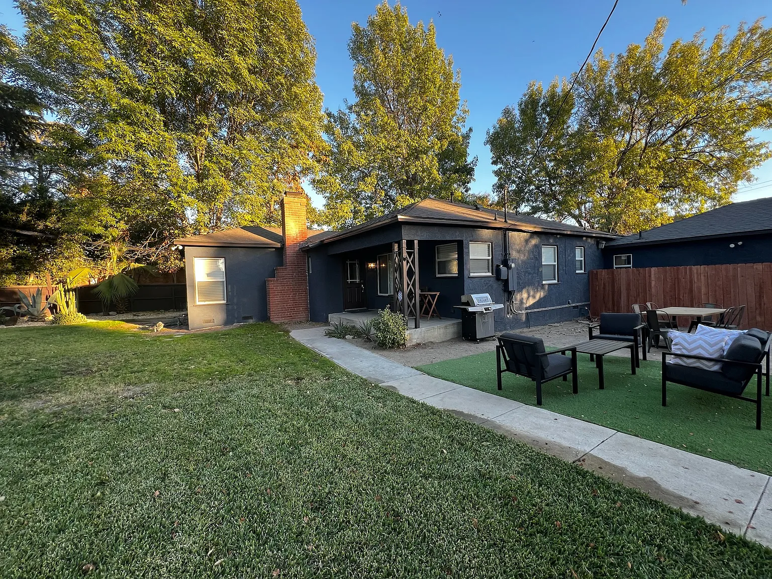 Foothill Blvd, Sylmar — Photo 1